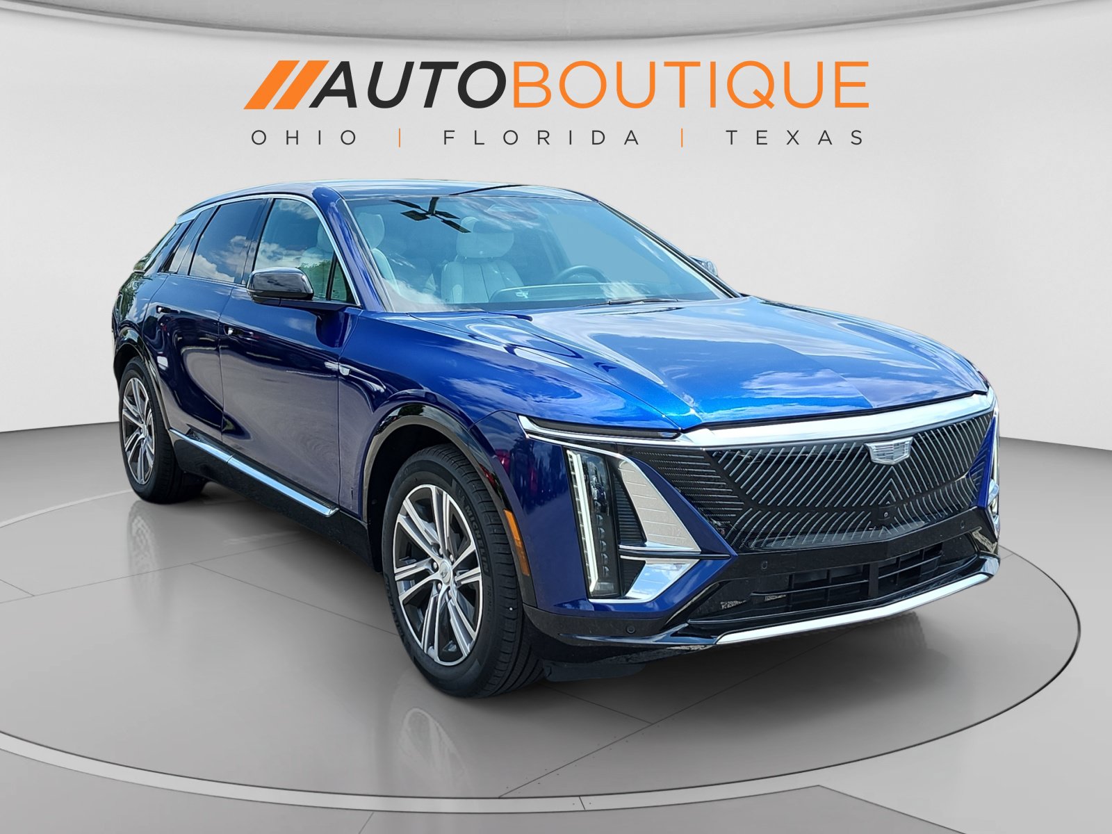 Used 2024 Cadillac Lyriq Luxury AWD/4WD image 8