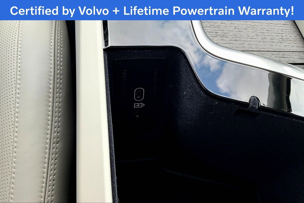 Used 2025 Volvo XC90 B6 Ultra w/ Protection Package image 33