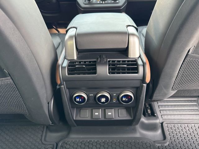 Used 2023 Land Rover Defender 130 X-Dynamic SE image 26