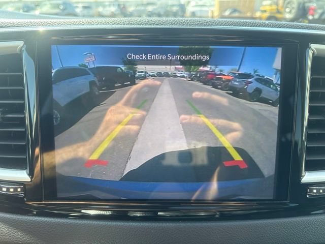 Used 2021 Chrysler Pacifica Touring-L FWD image 17