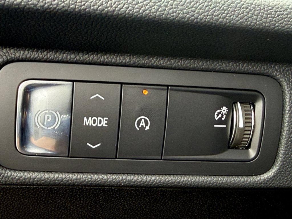 New 2026 Chevrolet Traverse LT w/ Sun and Wheel Package FWD image 21