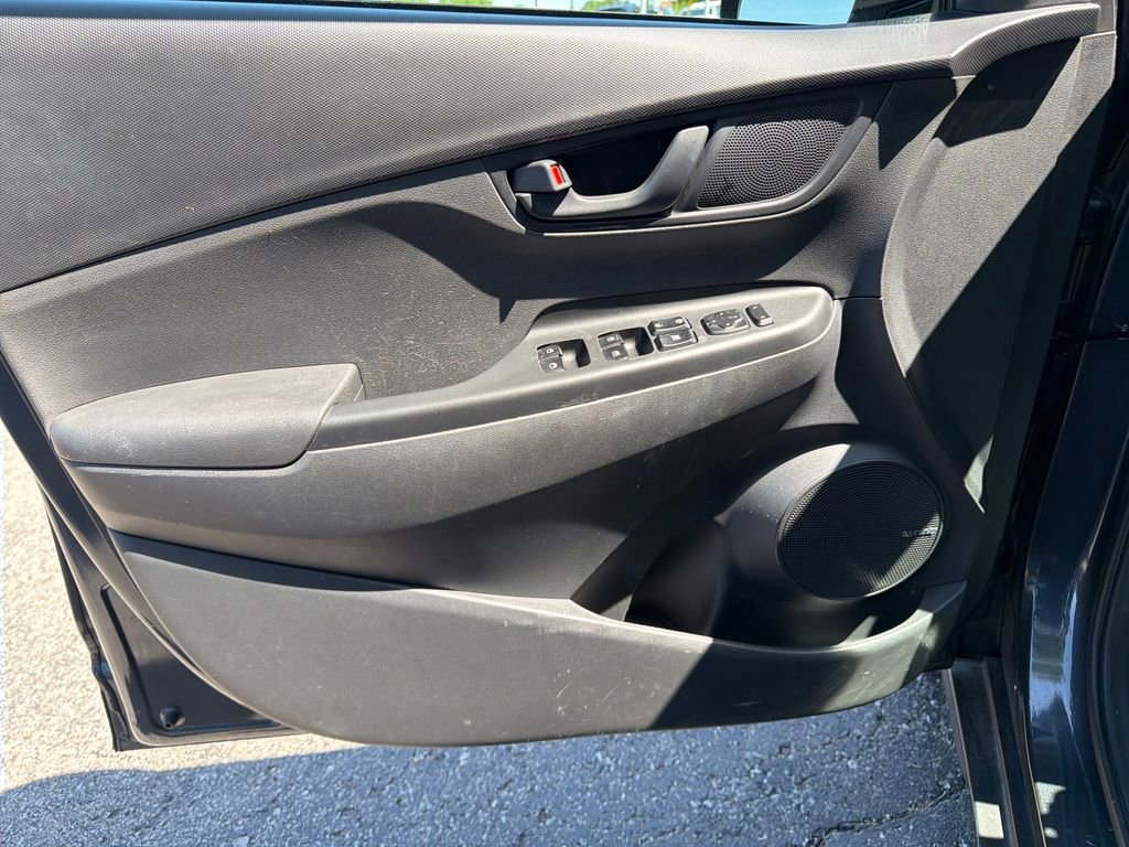 Used 2020 Hyundai Kona SEL Plus AWD/4WD image 11
