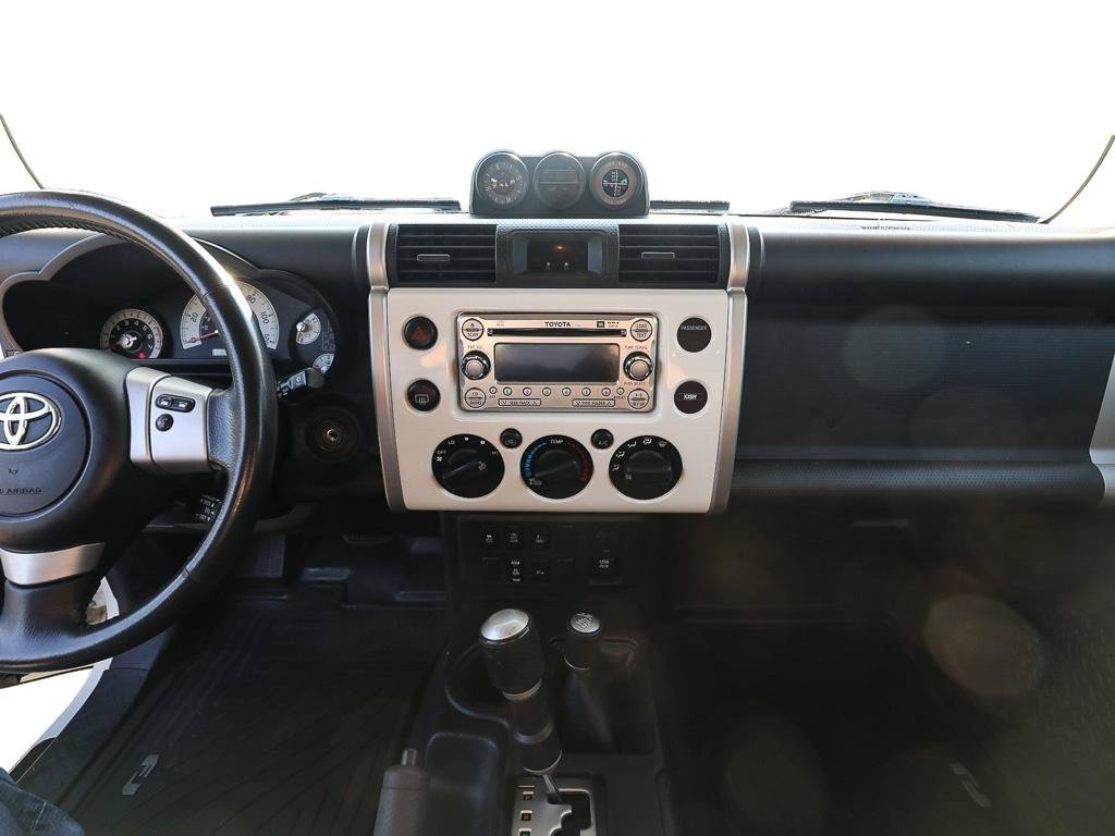 Used 2013 Toyota FJ Cruiser 4WD w/ Upgrade Pkg image 16