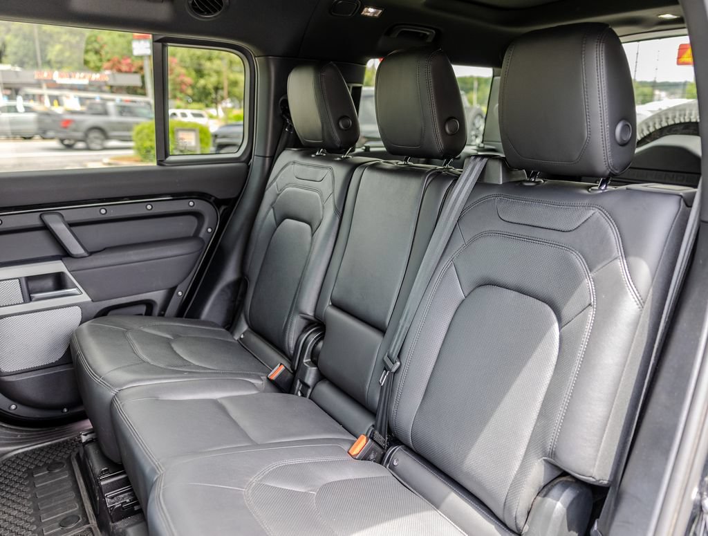 Used 2023 Land Rover Defender 130 SE AWD/4WD image 19
