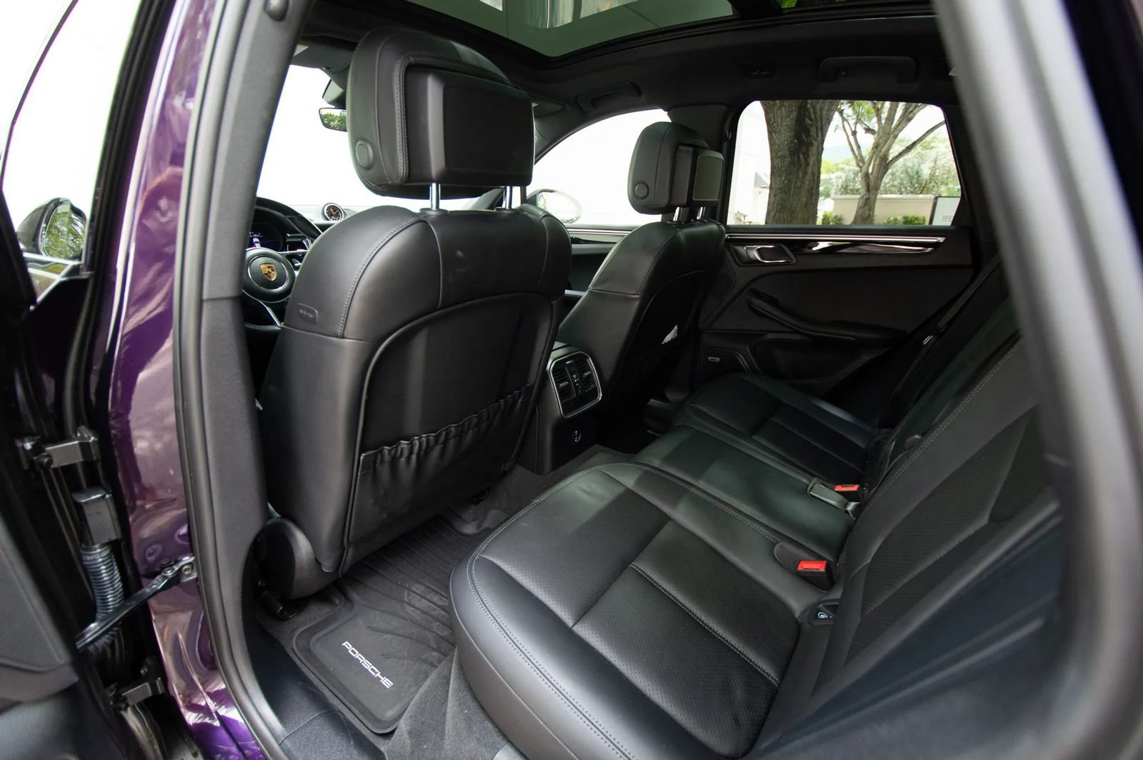 Used 2021 Porsche Macan w/ Premium Package Plus AWD/4WD image 62