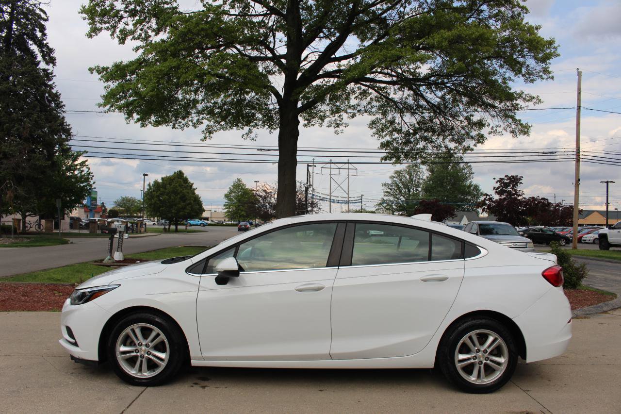 Used 2018 Chevrolet Cruze LT FWD image 6