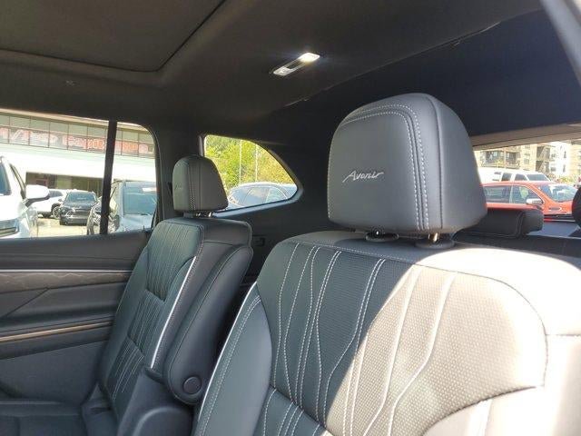 Used 2025 Buick Enclave Avenir FWD image 10