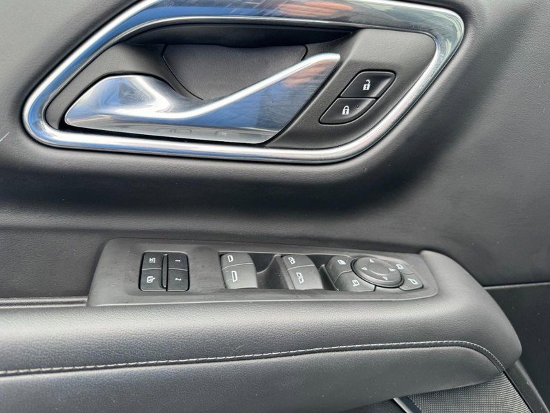 Used 2023 Chevrolet Suburban Z71 w/ Luxury Package image 17