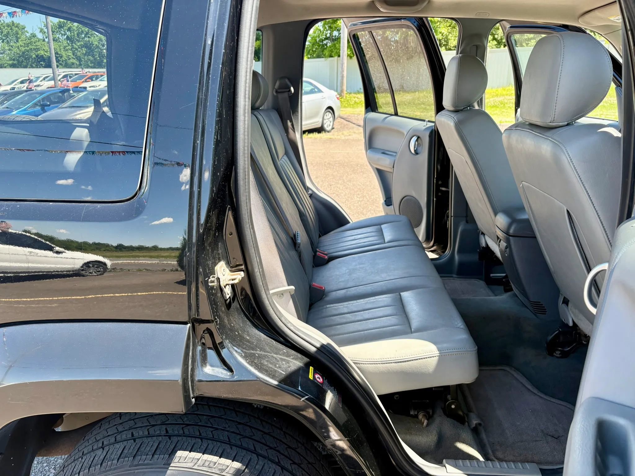 Used 2005 Jeep Liberty Limited AWD/4WD image 25