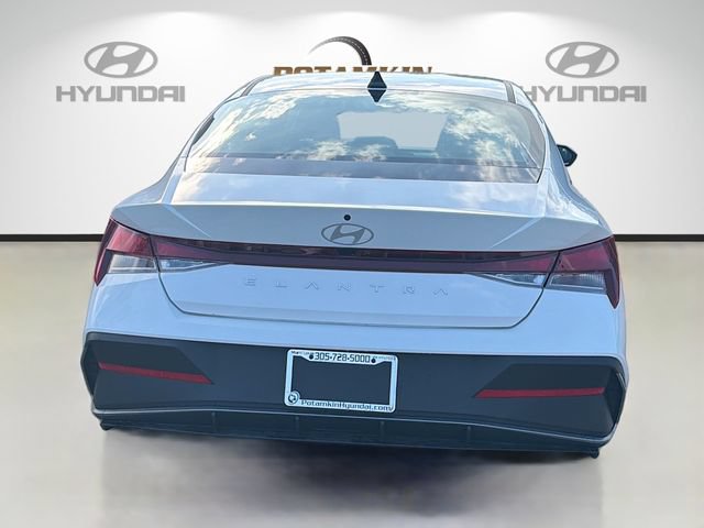 New 2026 Hyundai Elantra SE FWD image 6
