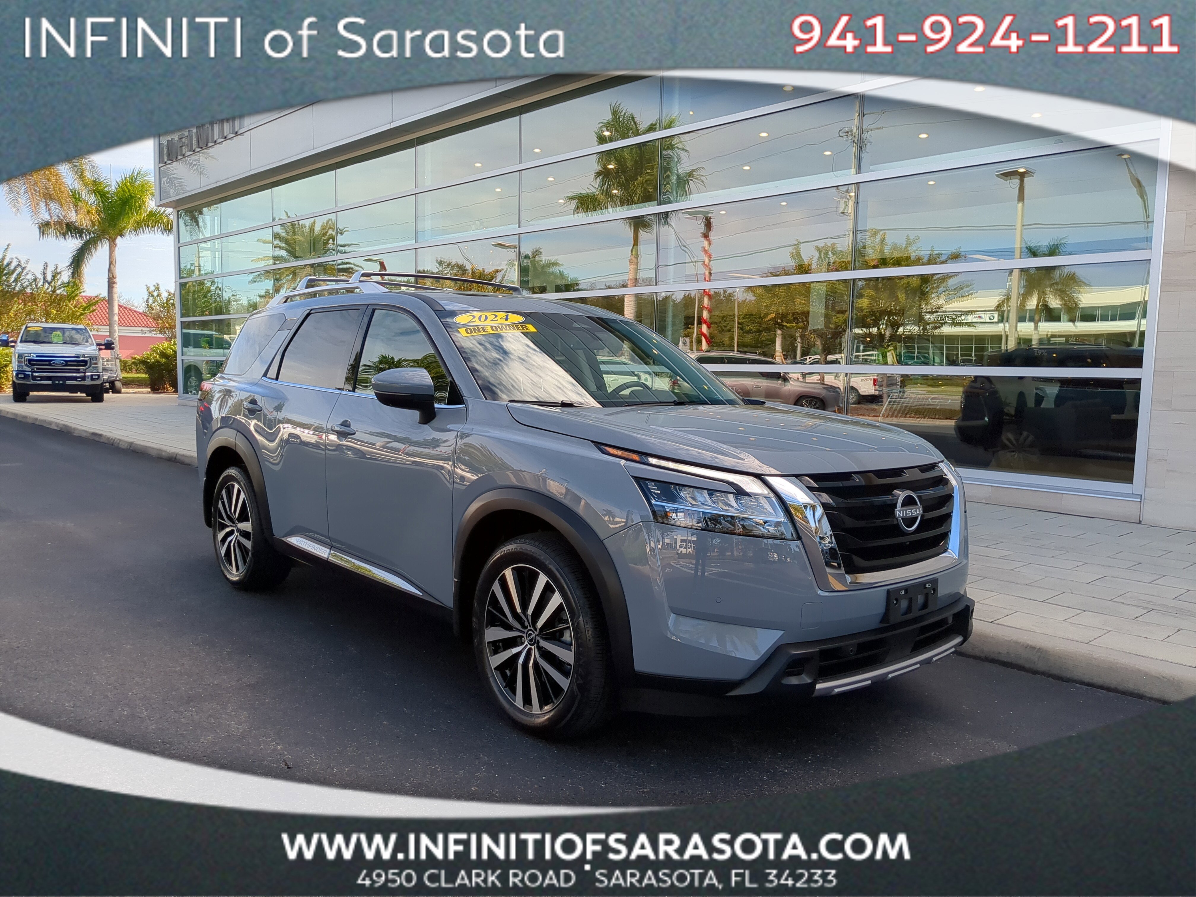 Used 2024 Nissan Pathfinder Platinum w/ Cargo Package