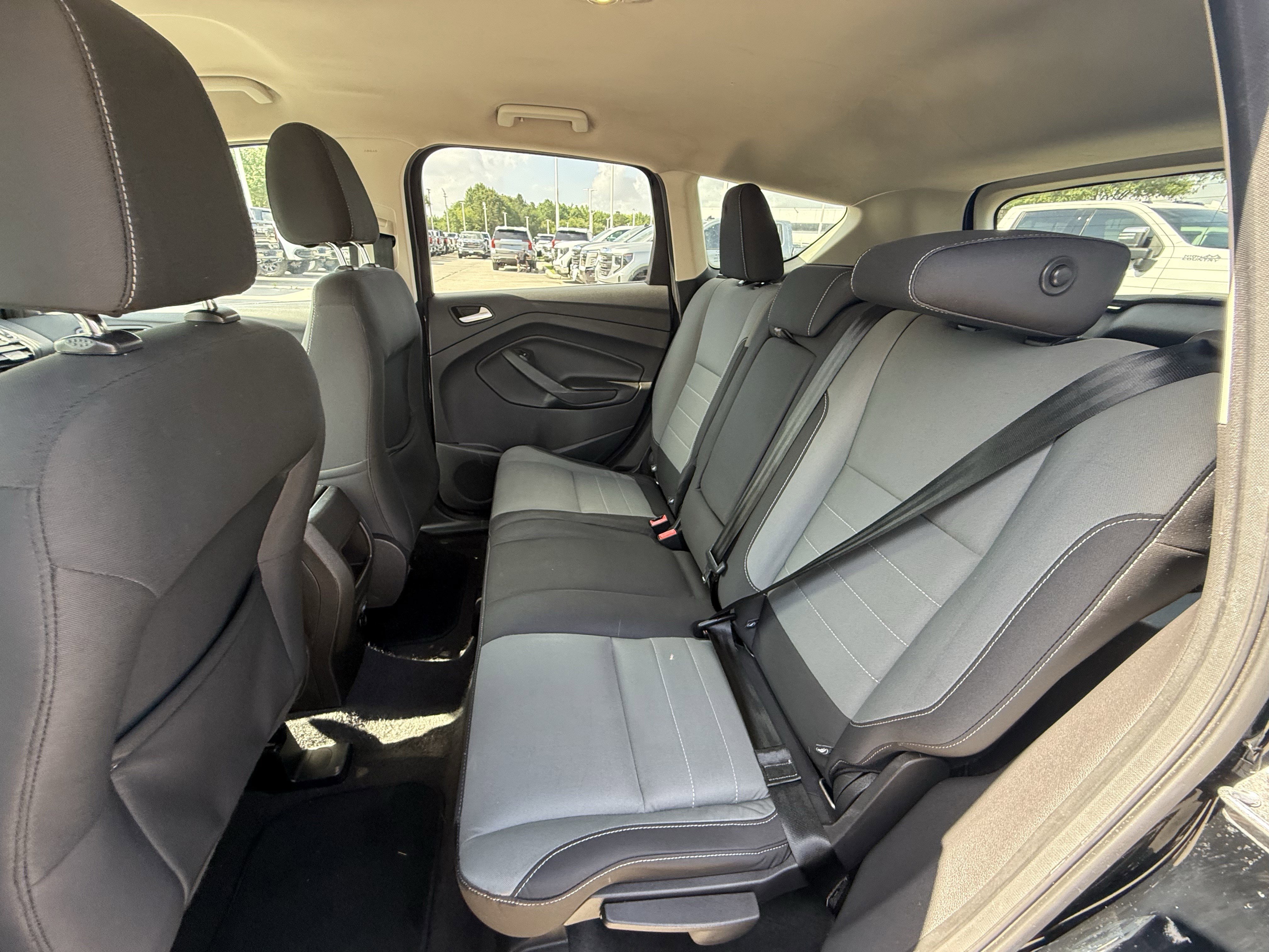 Used 2016 Ford Escape SE image 29