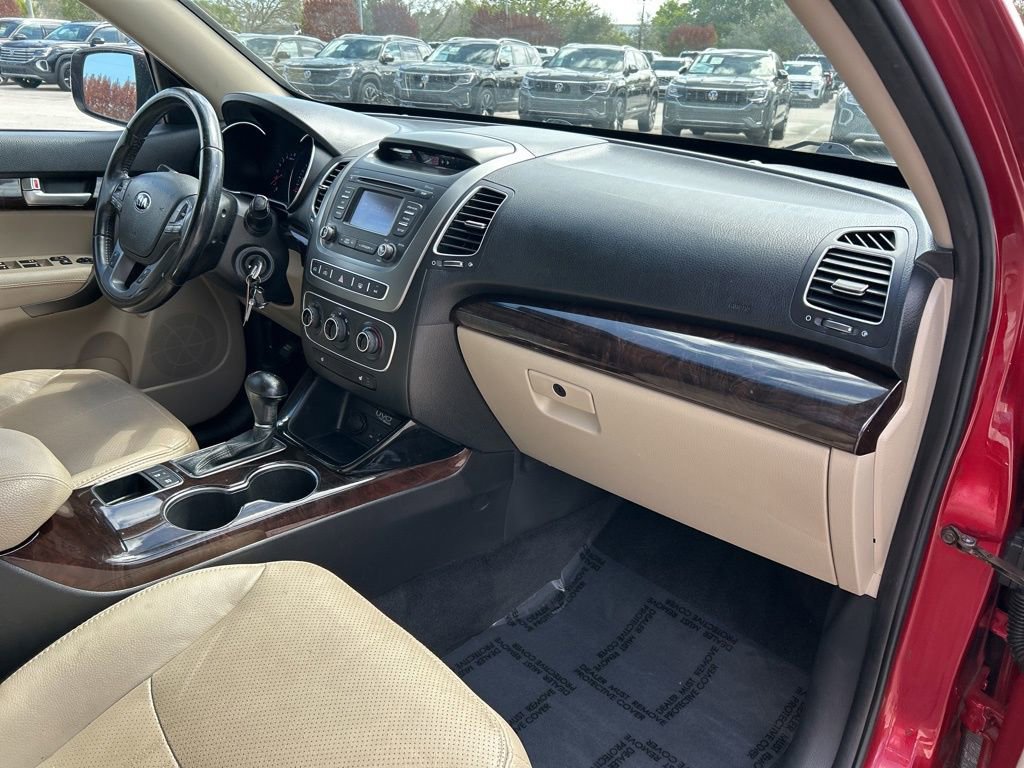Used 2015 Kia Sorento LX image 39