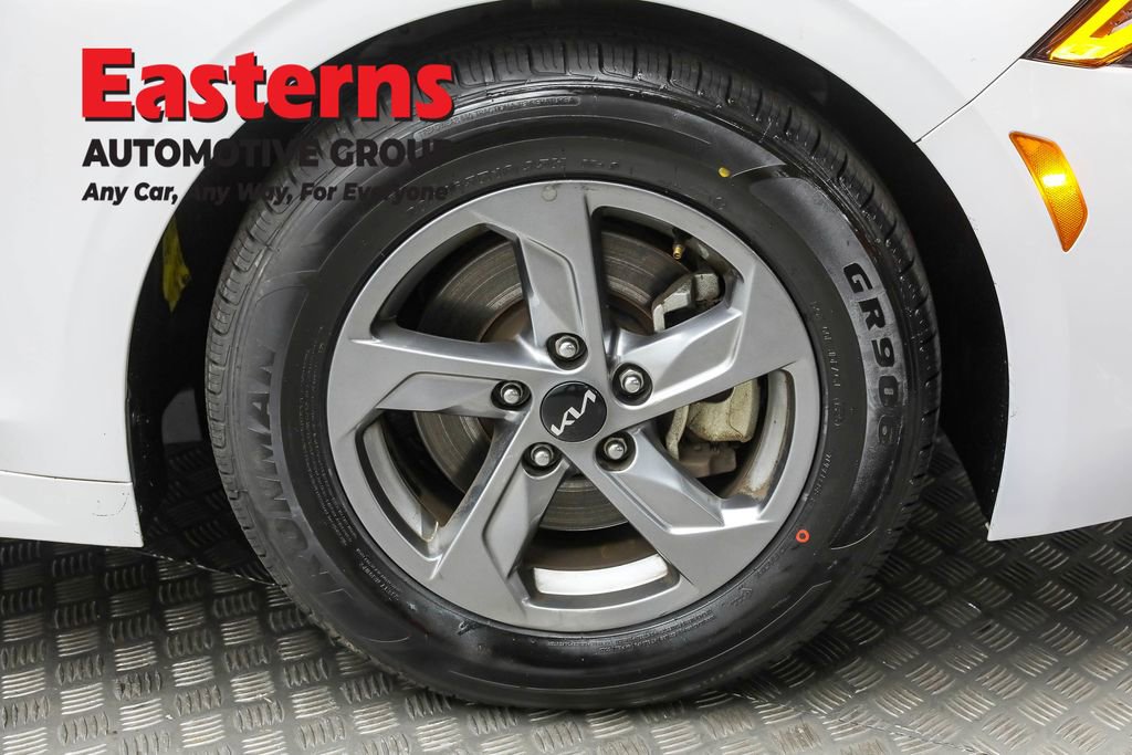 Used 2023 Kia K5 LXS image 28