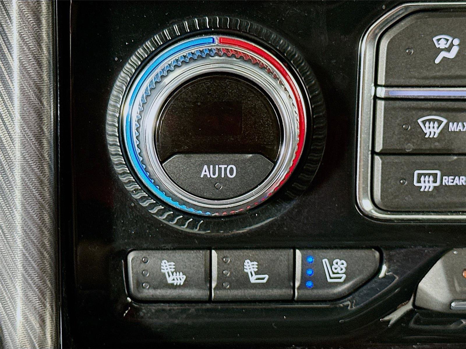 Used 2023 GMC Yukon XL Denali Ultimate image 21