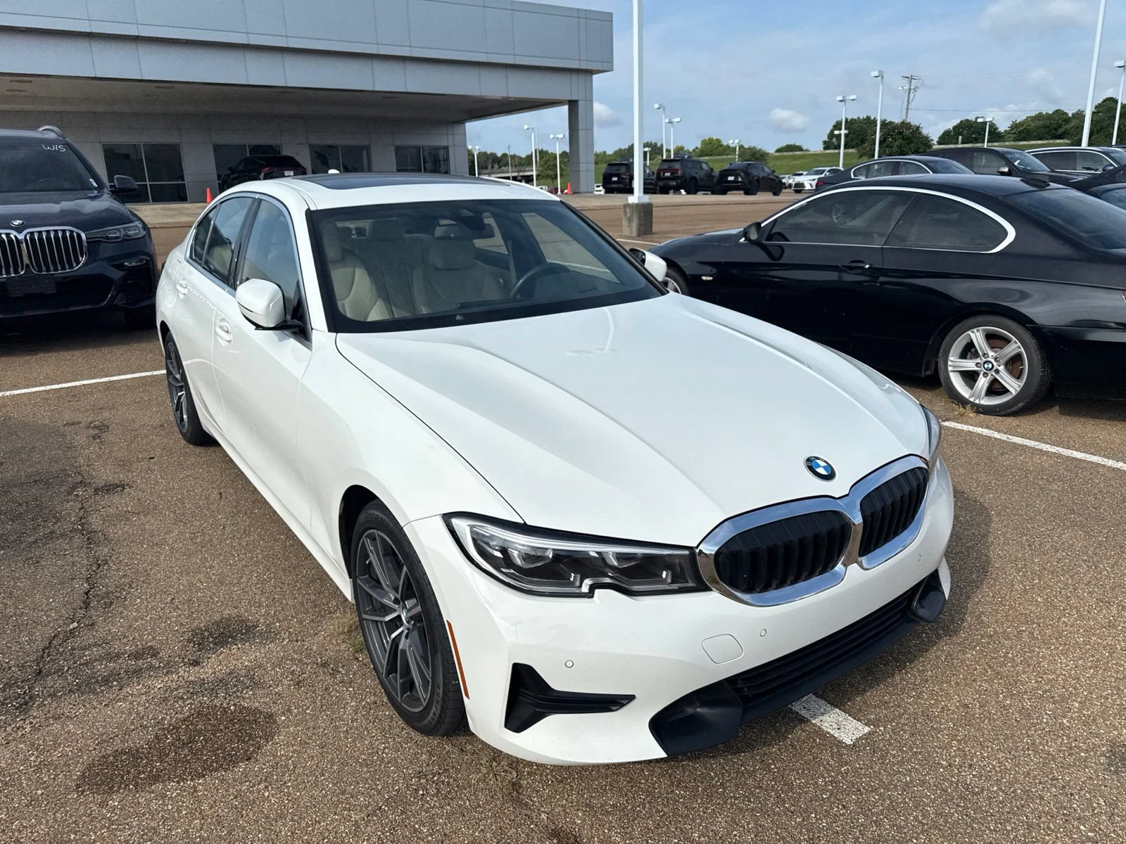 Used 2019 BMW 330i Sedan RWD image 3