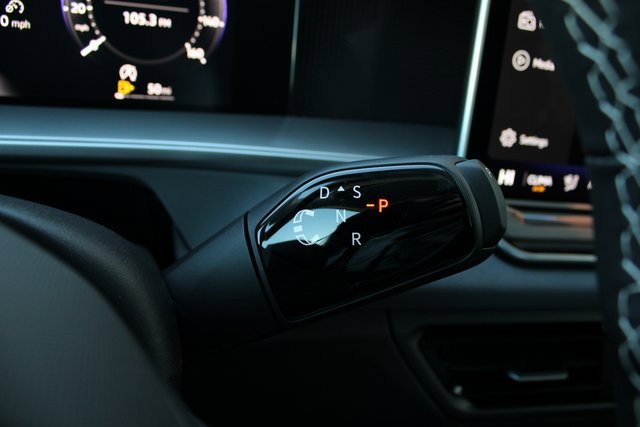 New 2026 Volkswagen Tiguan SE image 12