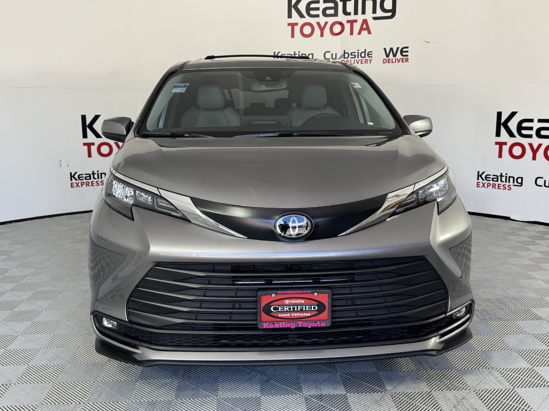 Certified 2026 Toyota Sienna XLE FWD image 11