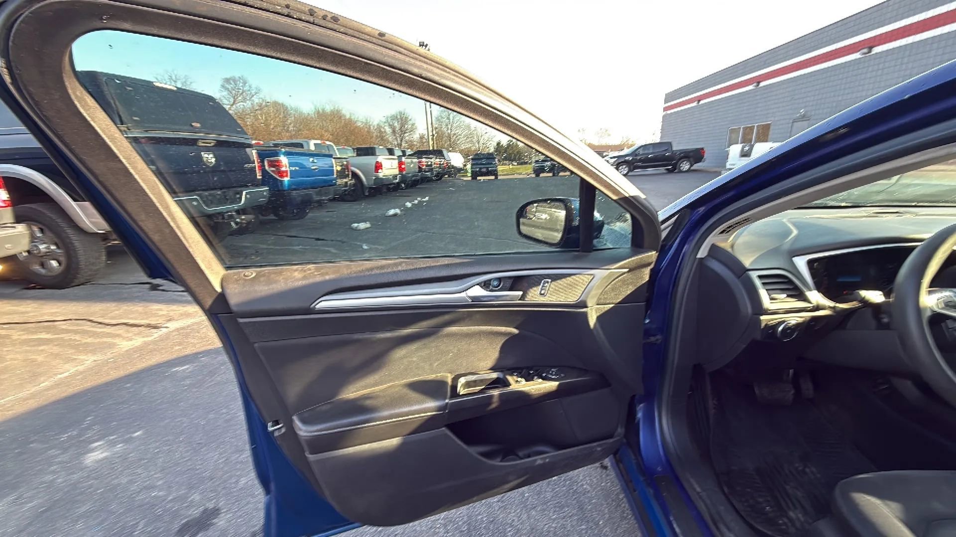 Used 2015 Ford Fusion SE image 9