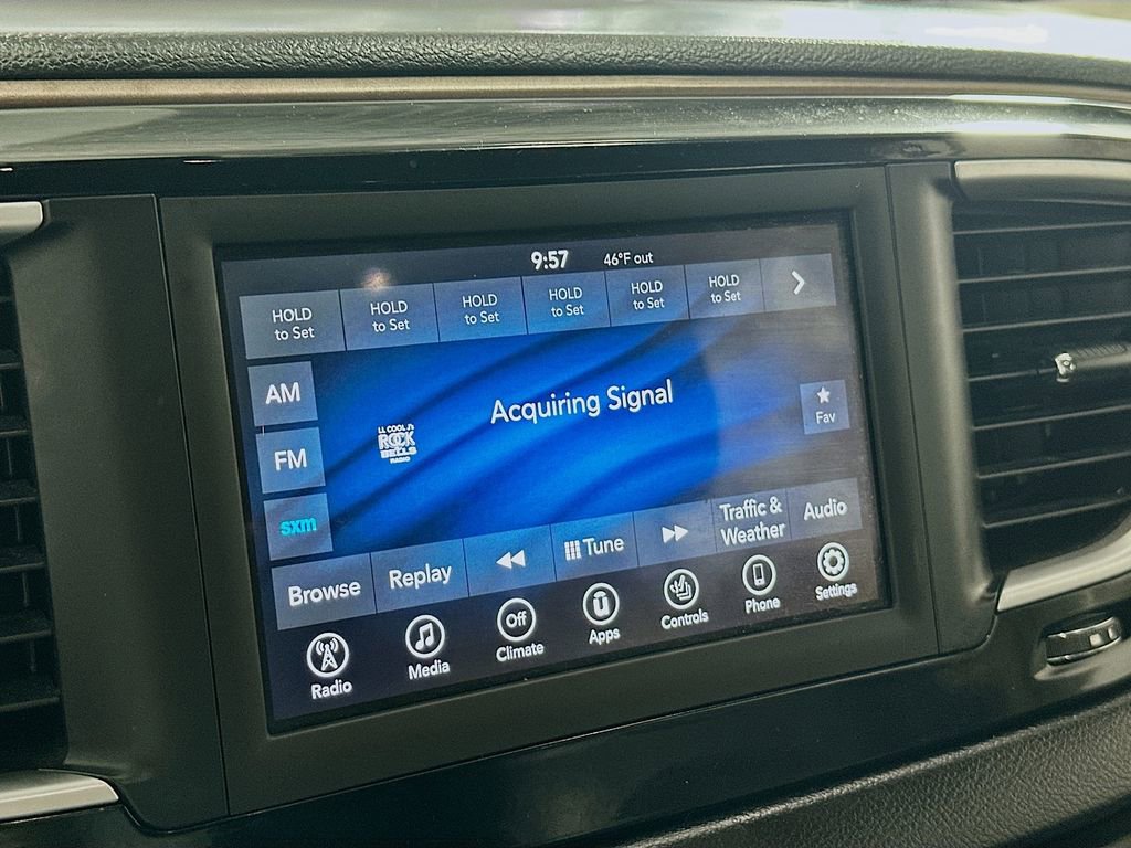 Used 2018 Chrysler Pacifica Touring-L image 15