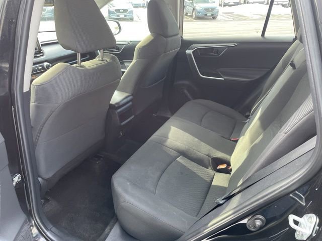 Used 2021 Toyota RAV4 LE image 11