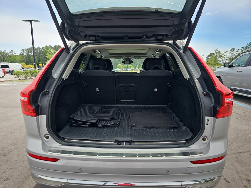 Used 2023 Volvo XC60 B5 Plus w/ Protection Package Premier FWD image 16