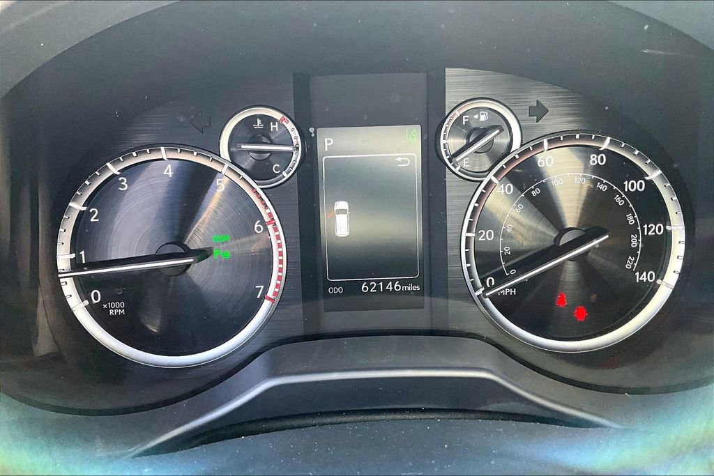 Used 2020 Lexus GX 460 Premium w/ Premium Package image 29