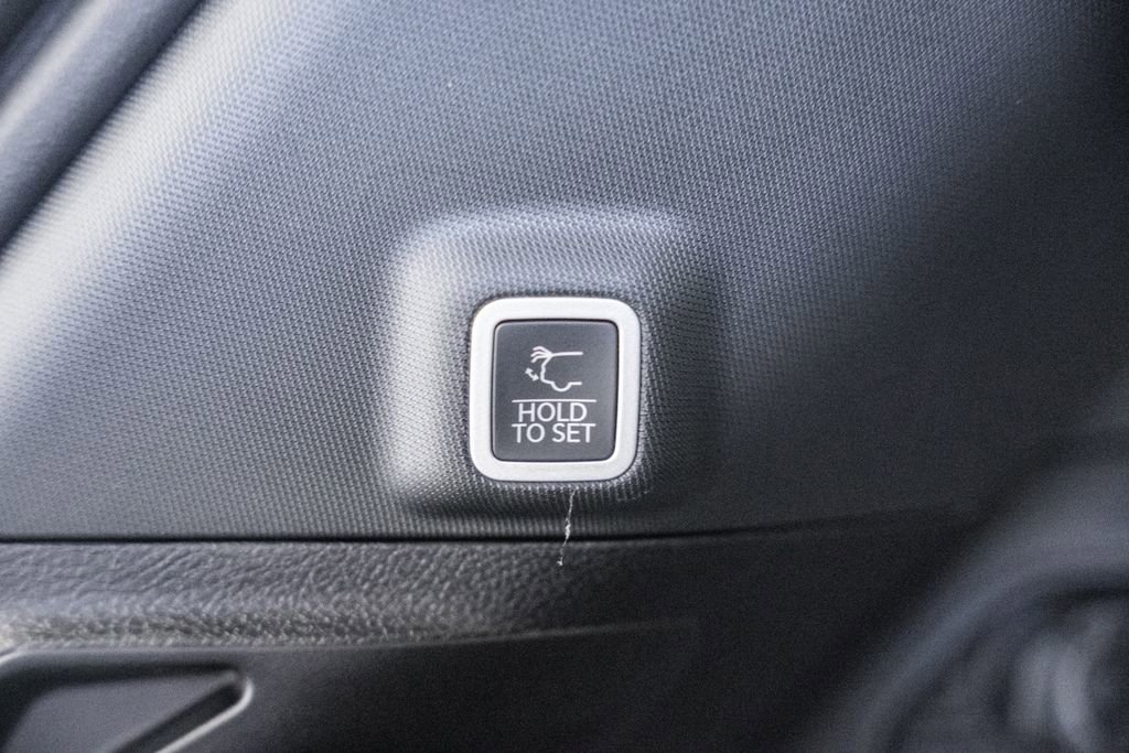 New 2025 Jeep Grand Cherokee Altitude image 10