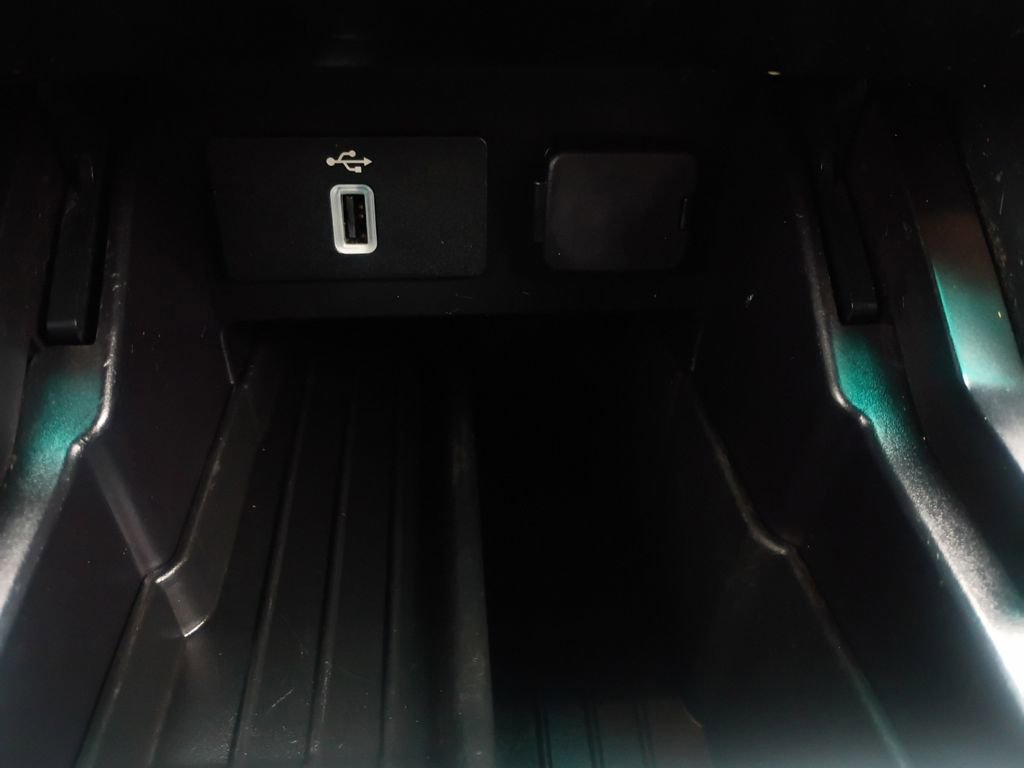 Used 2019 Ford Explorer Limited w/ Class III Trailer Tow Package FWD image 6