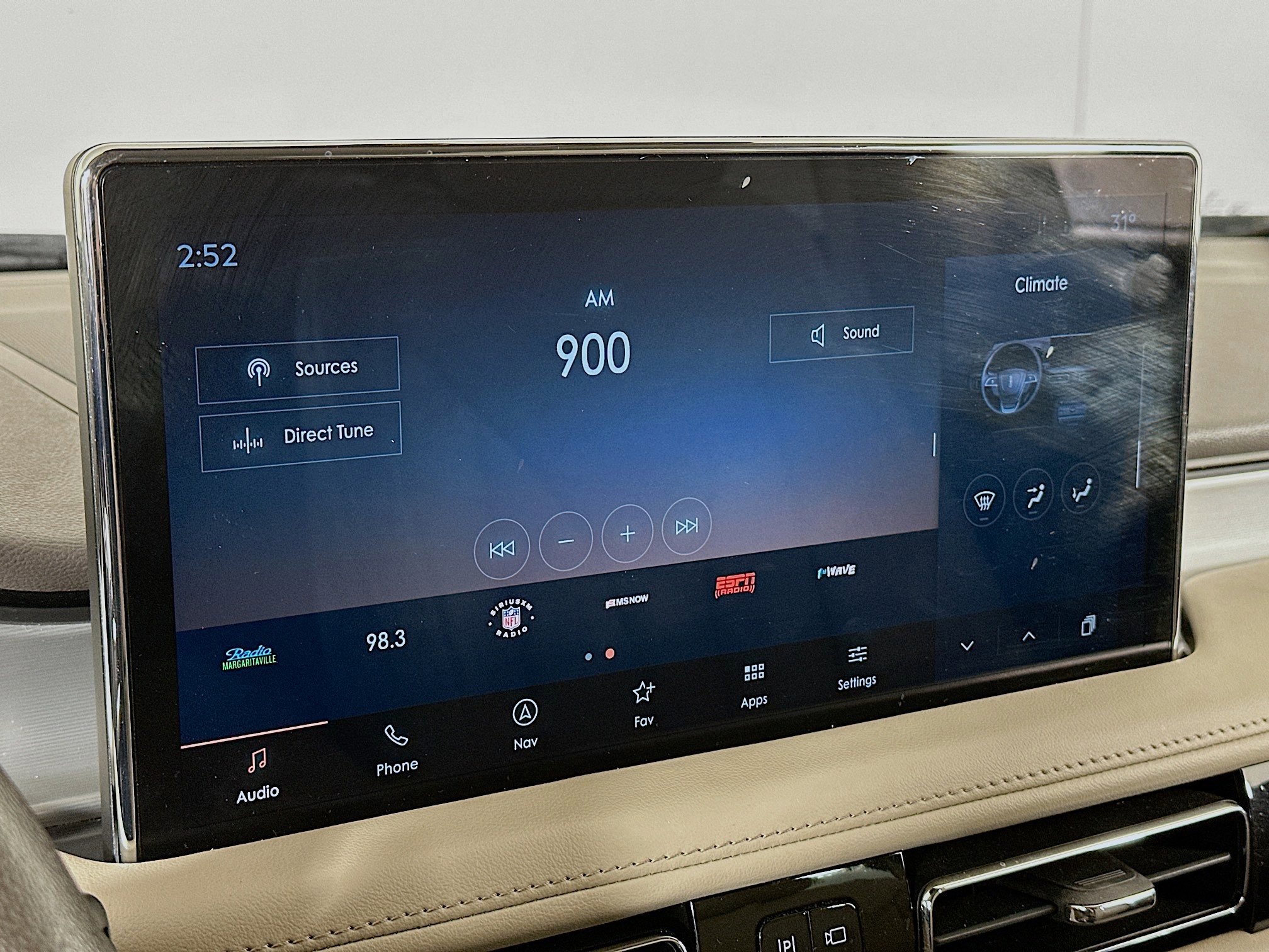 Used 2022 Lincoln Nautilus FWD w/ Premium Package image 21