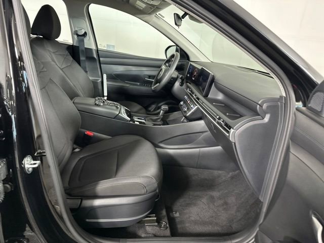 Certified 2025 Hyundai Tucson SE image 28