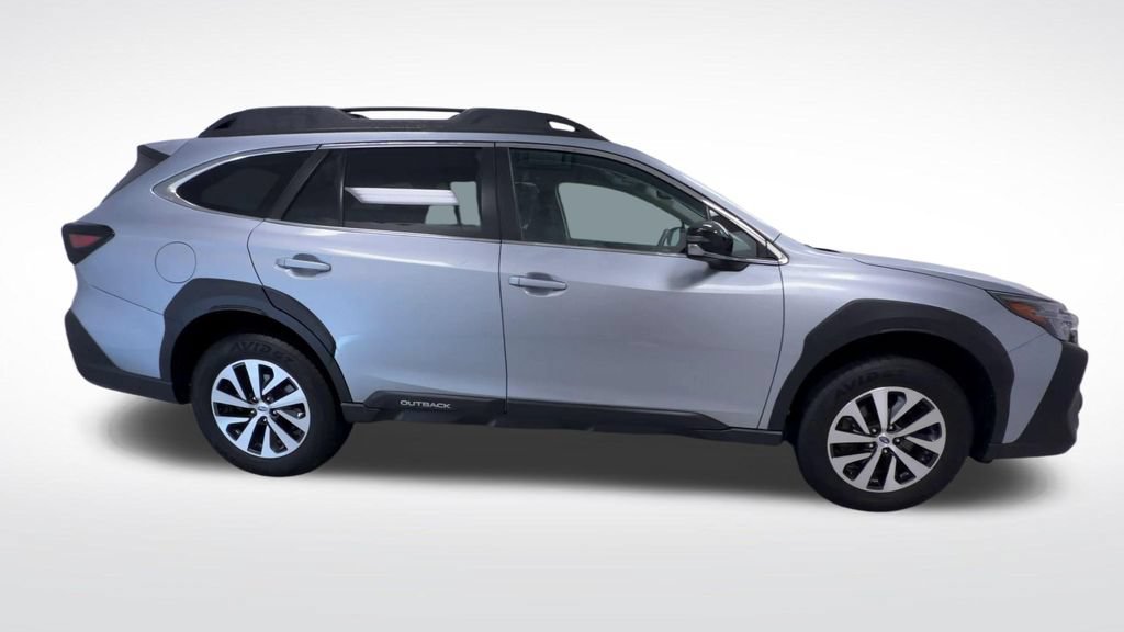 Used 2024 Subaru Outback Premium AWD/4WD image 9