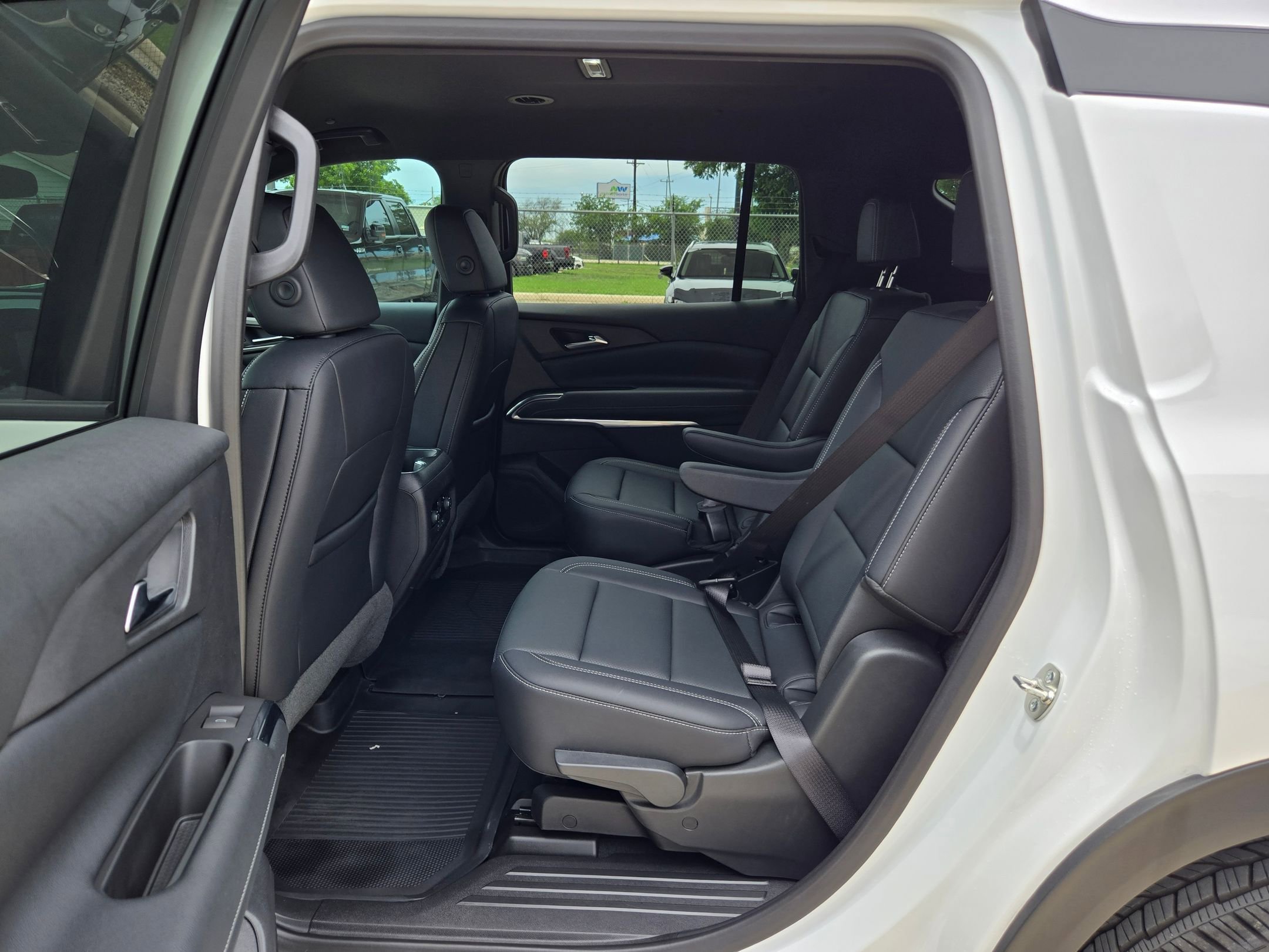Certified 2025 Chevrolet Traverse LT AWD/4WD image 21