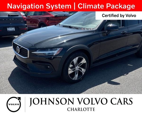 Used 2025 Volvo V60 B5 Cross Country Plus image 3