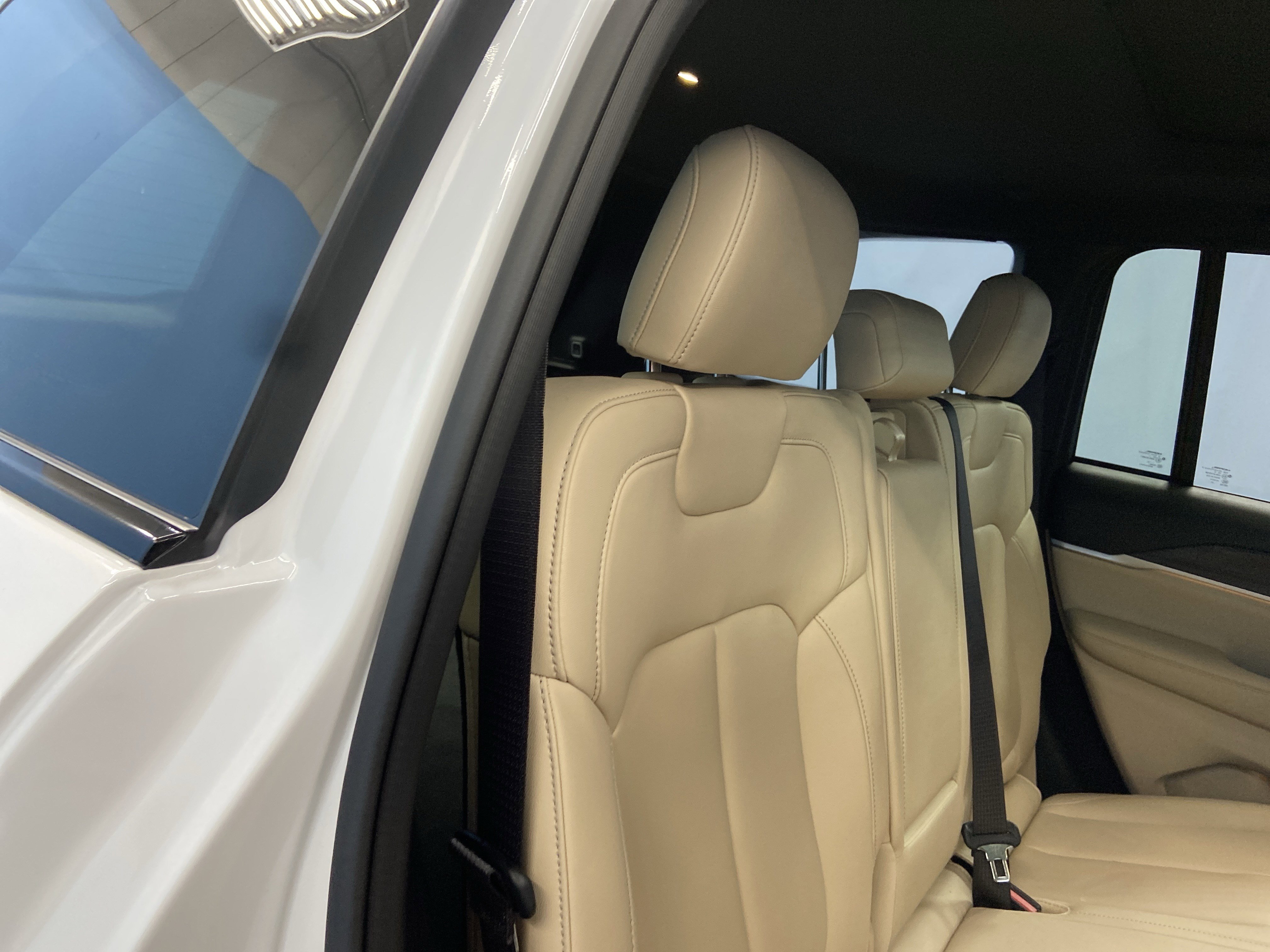 Used 2023 Jeep Grand Cherokee 4WD 4xe image 40