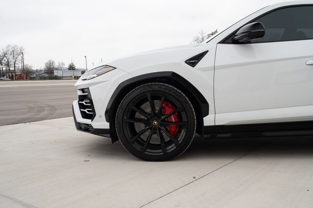 Used 2019 Lamborghini Urus image 13