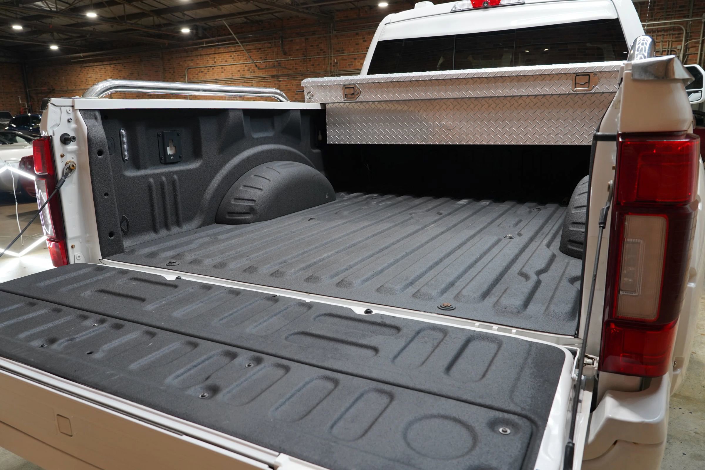 Used 2020 Ford F350 Platinum w/ FX4 Off-Road Package image 55