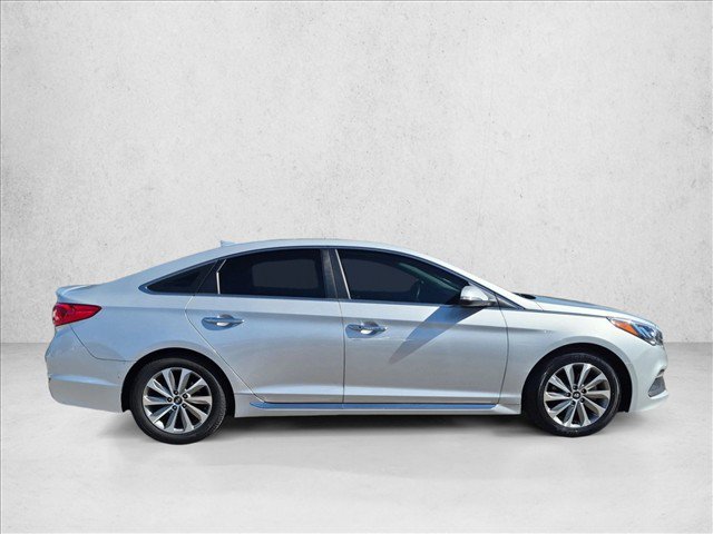 Used 2016 Hyundai Sonata Sport w/ Option Group 03 FWD image 3