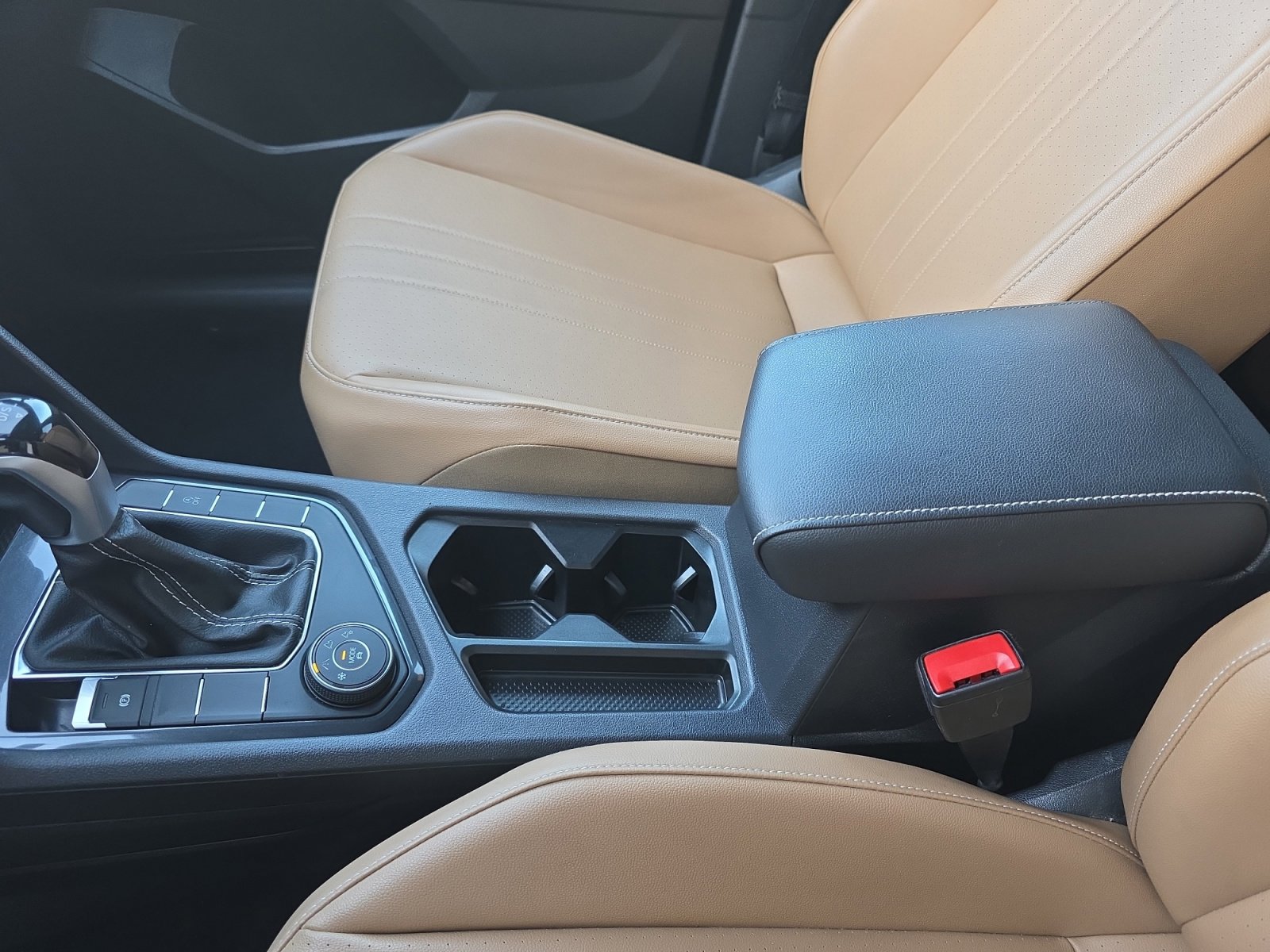 Used 2022 Volkswagen Tiguan SE image 15