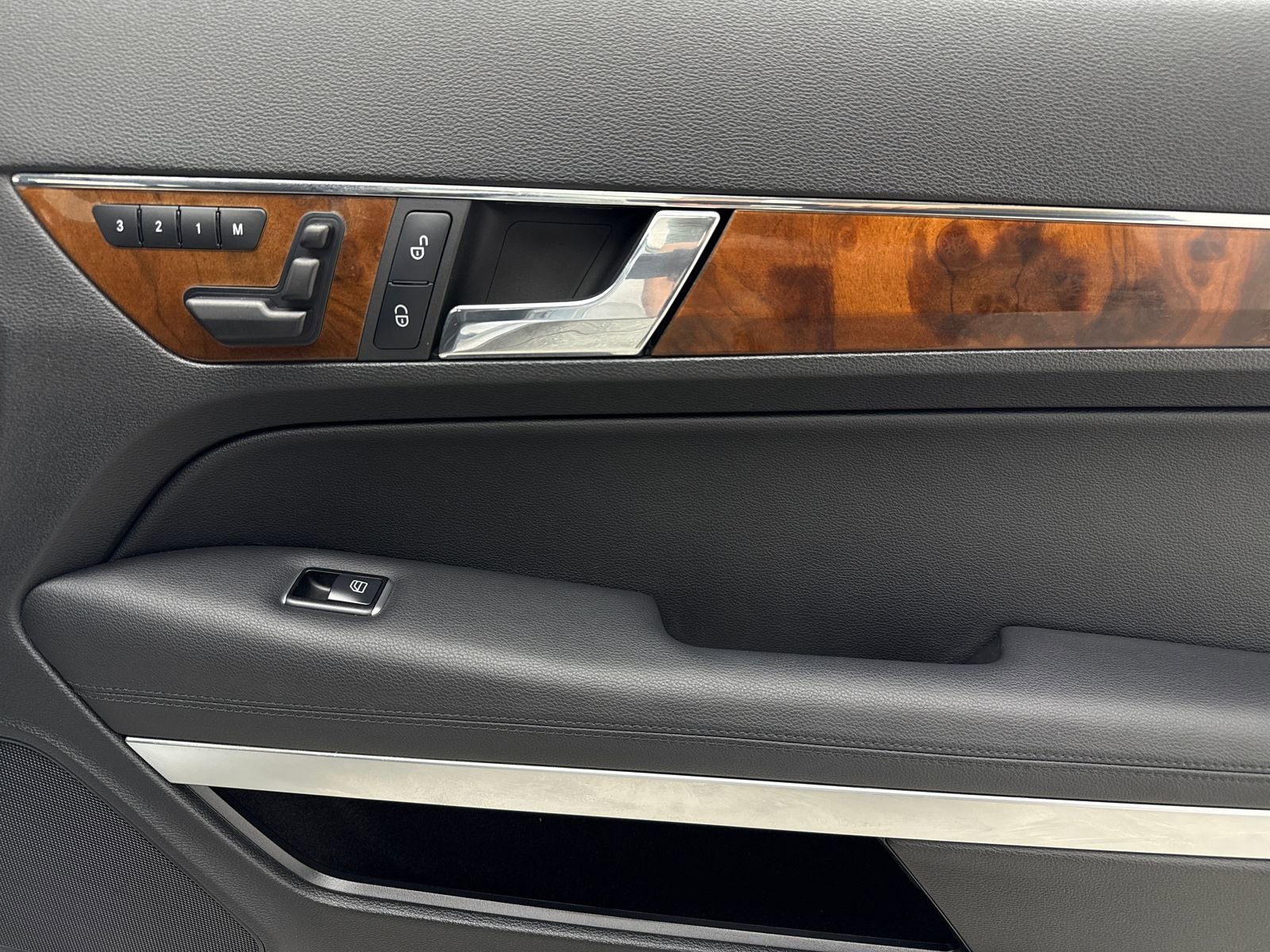 Used 2013 Mercedes-Benz E 350 Coupe w/ Premium 1 Pkg image 38