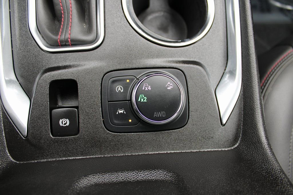 Used 2023 Chevrolet Traverse RS image 25