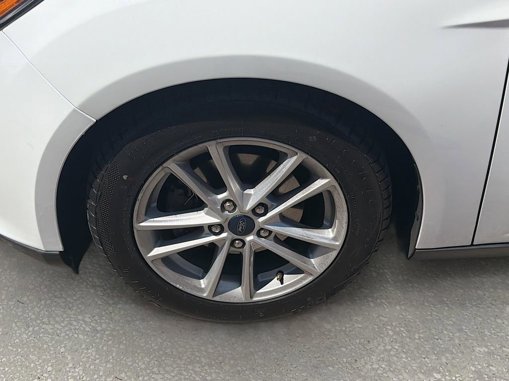 Used 2018 Ford Focus SE FWD image 35
