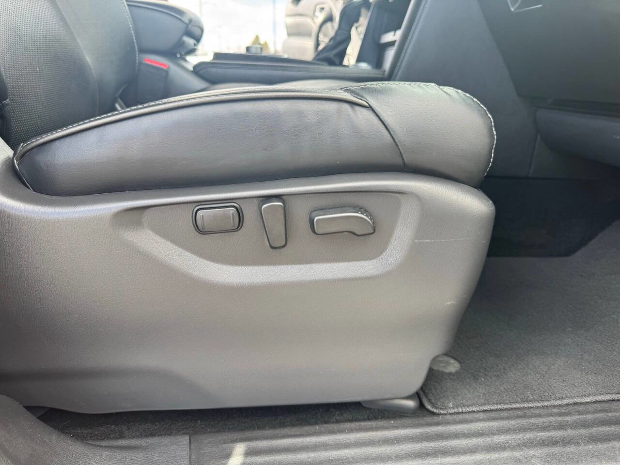 Used 2024 INFINITI QX80 Luxe image 39