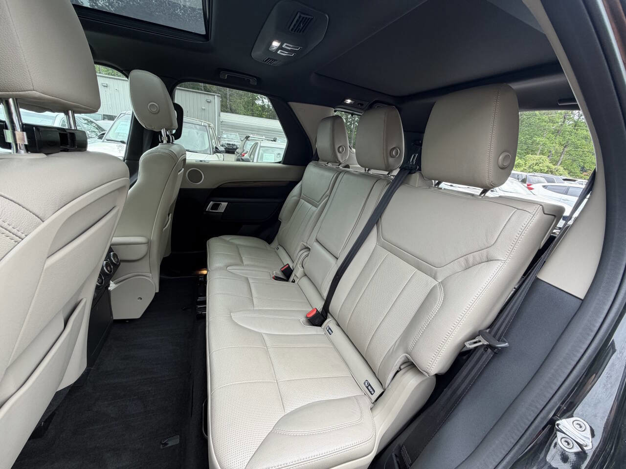 Used 2018 Land Rover Discovery HSE AWD/4WD image 27