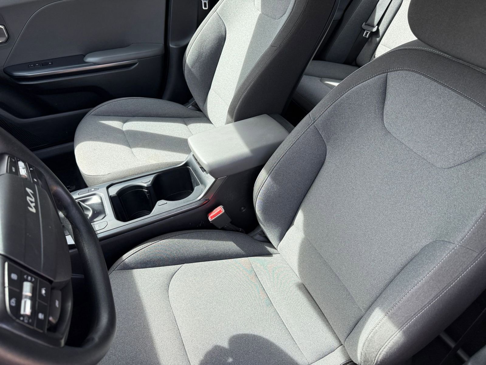 Used 2025 Kia K4 LXS image 38