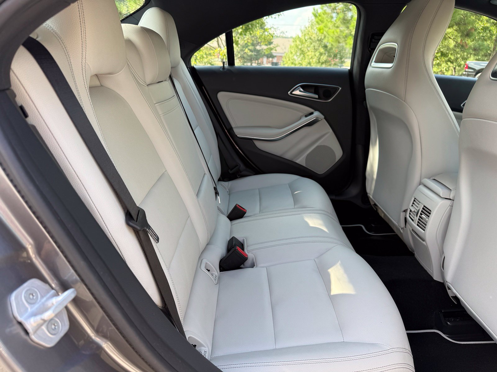 Used 2017 Mercedes-Benz CLA 250 4MATIC image 39
