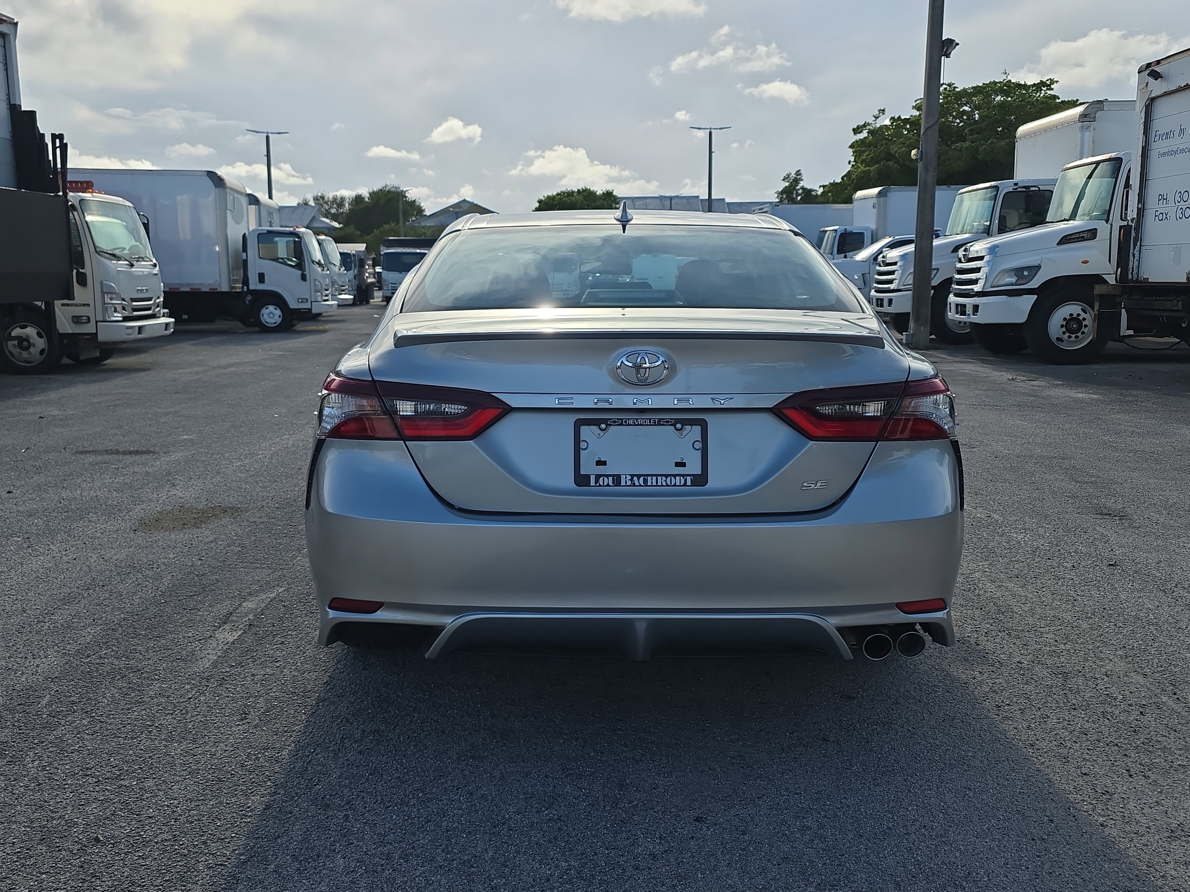Used 2024 Toyota Camry SE FWD image 6