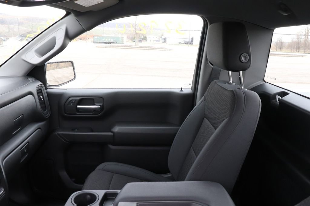 Used 2025 Chevrolet Silverado 1500 W/T image 13