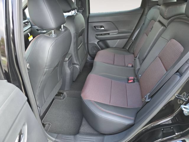 New 2026 Nissan Kicks SR w/ Cold Weather Package FWD image 13