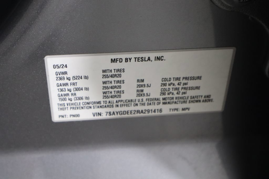 Used 2024 Tesla Model Y Long Range AWD/4WD image 45